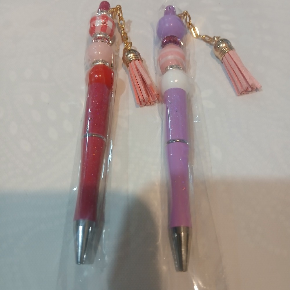 2 Handmade Valentine Ink Pens, Brand New! With Hanging Tassles - Picture 3 of 3